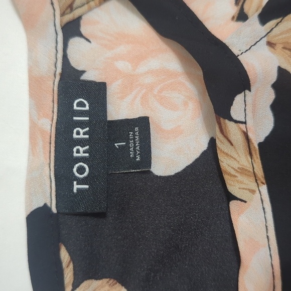 Torrid Georgette Drop Waist Halter Top, Color Floral Black Size 1X - Picture 14 of 15